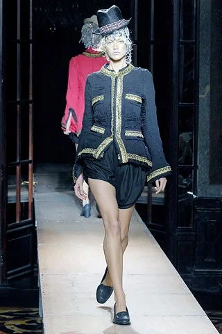 Look 16